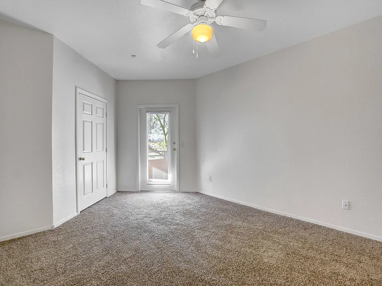 Aspen Peak Condominiums — Photo 45