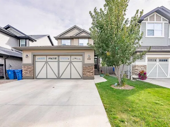 306 NW Twinriver Rd W, Lethbridge, AB T1J 5B9