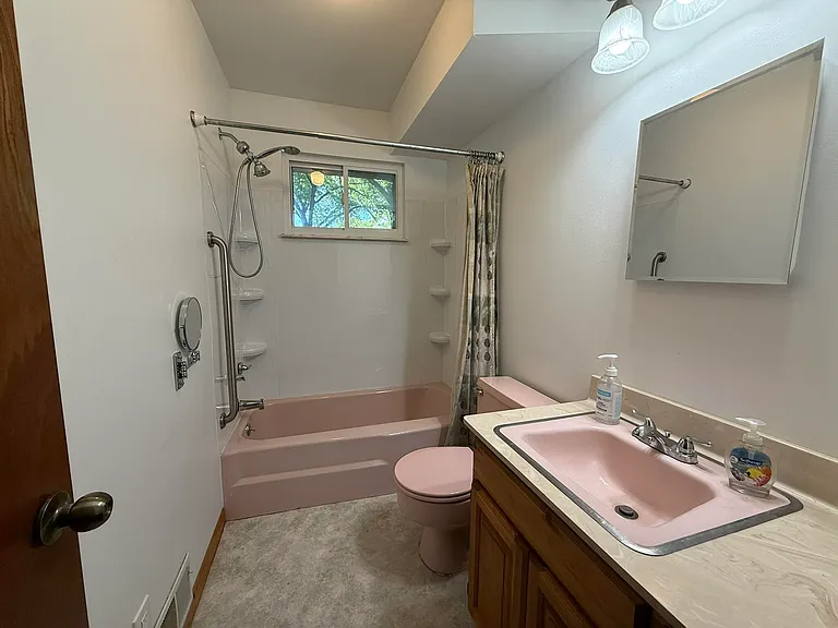 8649 Hidden Lake Dr — Photo 5