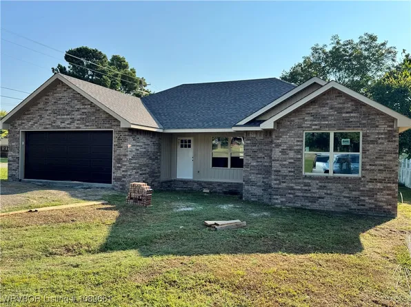 506 Mallard Dr, Muldrow, OK 74948