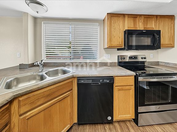 4th image of 4094 Malta St