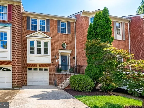 6311 Crooked Oak Ln, Falls Church, VA 22042