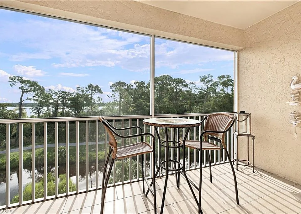 4455 Botanical Place Cir #405