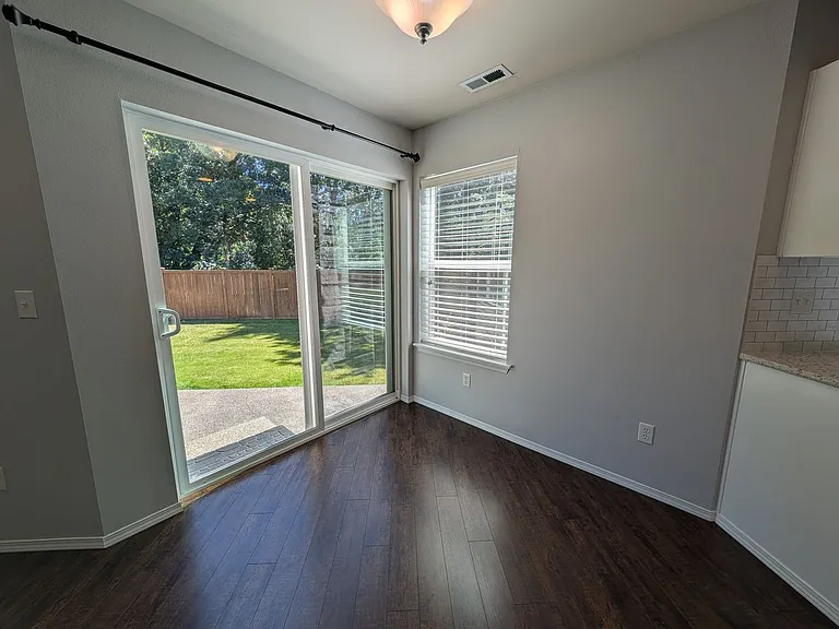 2233 Wallace Loop — Photo 8