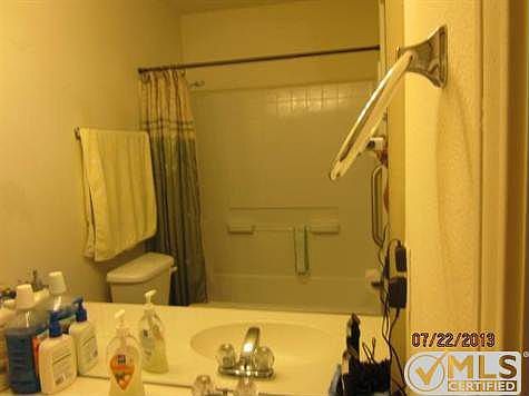 3rd image of 601 Bay Ct