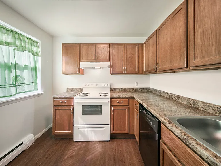 Columbia Apartments — Photo 10