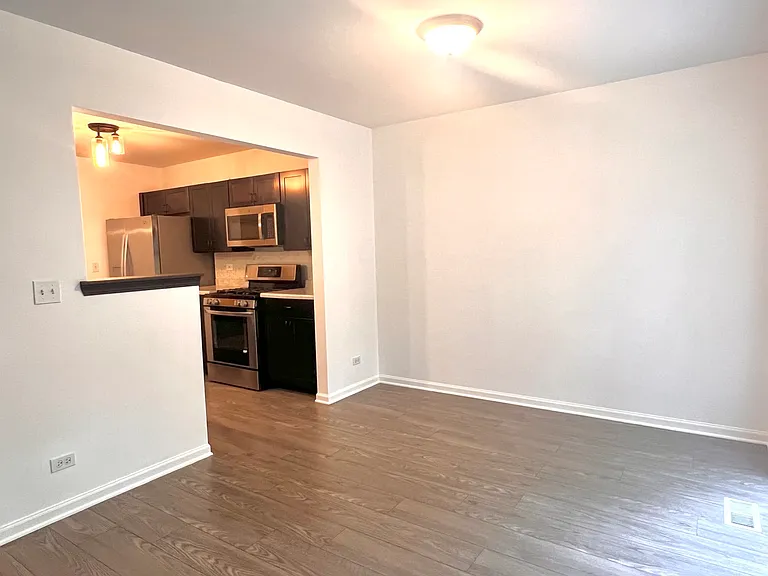 2407 Stoughton Cir #2407 — Photo 10
