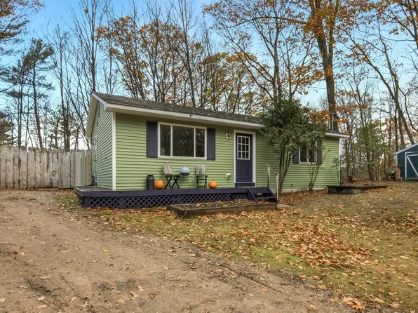 5332 Maple Grove Rd, Lake Ann, MI 49650