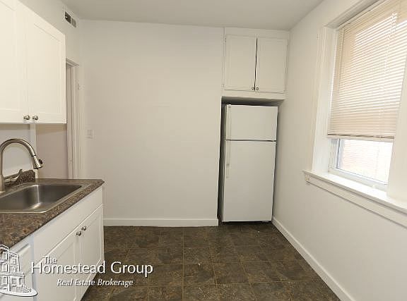 5th image of 3954 N Janssen Ave #1FRONT