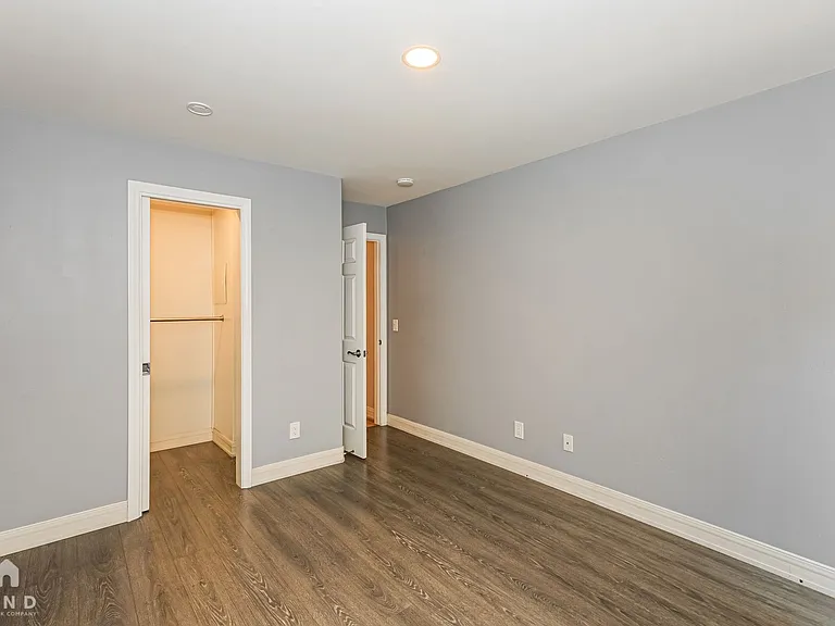 5252 Balboa Arms Dr #179 — Photo 13
