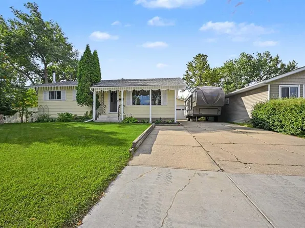 9715 N 118th Ave, Grande Prairie, AB T8V 3P5