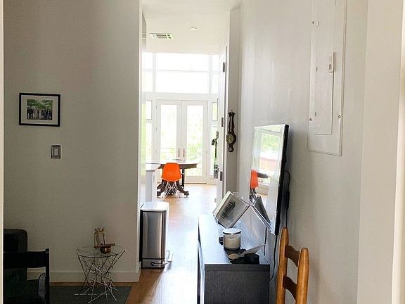 3rd image of 146 Clifton Pl APT 4A