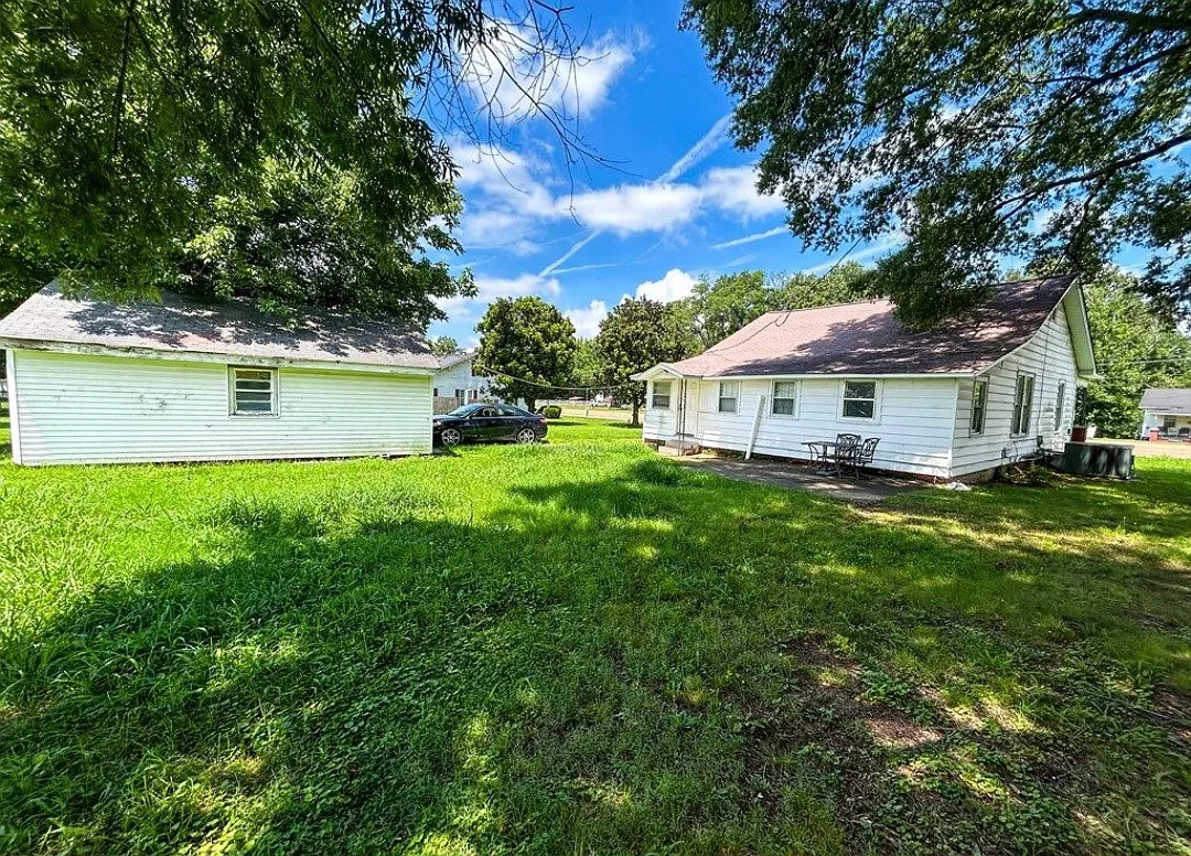 30008 Broad St — Photo 3