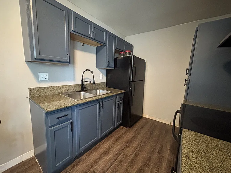 213 Jefferson Ave #4 — Photo 7