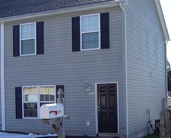 Front view, right side of Duplex