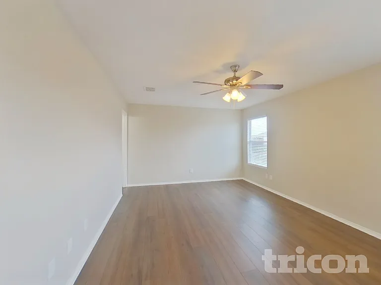 1221 Dianthus Dr — Photo 6