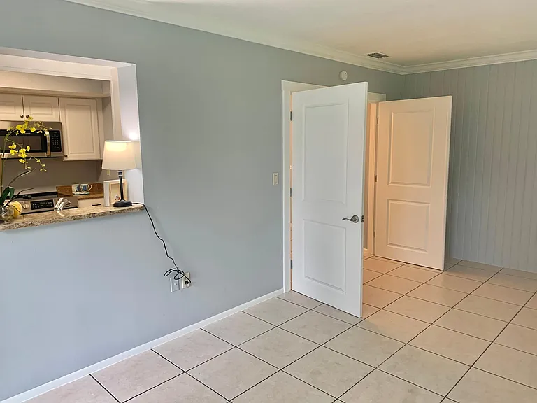 4871 Southland Dr — Photo 9