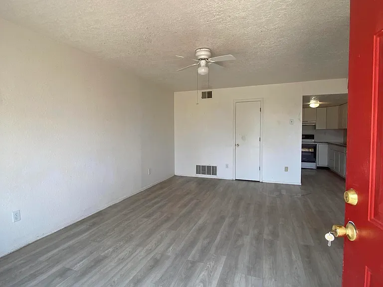 13 Homestead Dr #B-2 — Photo 3