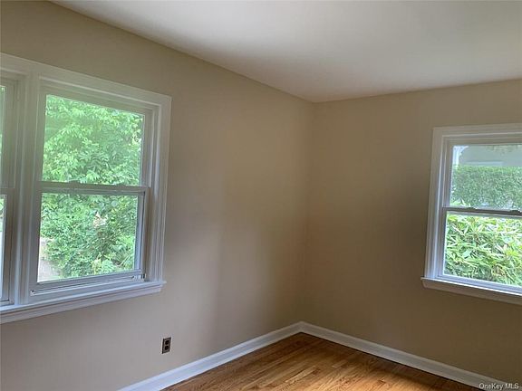 3rd image of 878 Piermont Ave