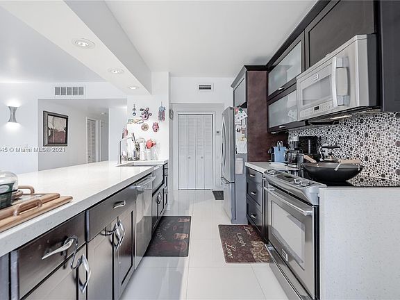 5th image of 4400 Hillcrest Dr APT 319C