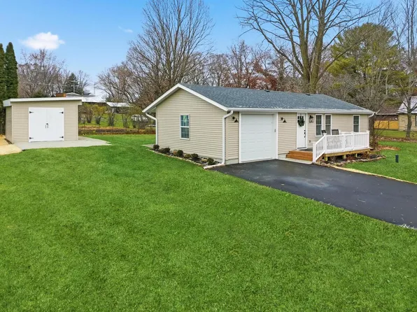 N6583 Daffodil ROAD, Elkhorn, WI 53121