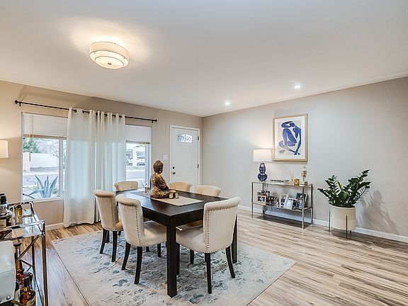 4th image of 3009 E Dahlia Dr