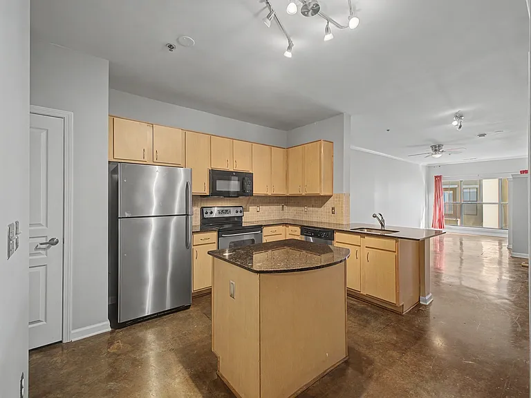 1803 Broadway #612 — Photo 15