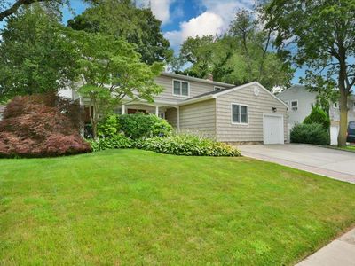 7 Albergo Lane, Syosset, NY, 11791