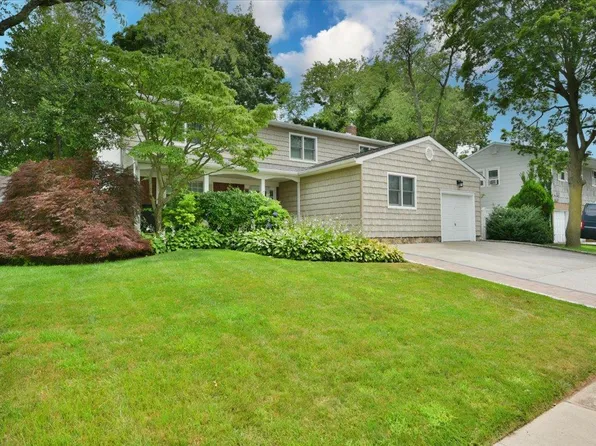 7 Albergo Lane, Syosset, NY 11791