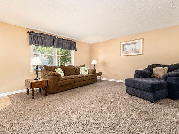 4th image of 1707 Parkgate Rd