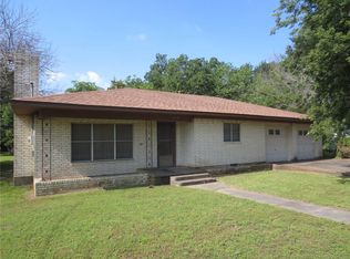 201 W Pine St, Abbott, TX 76621