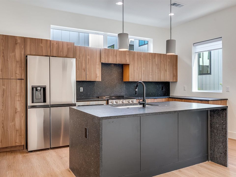 1st image of 2206 Arroyo Ave #105