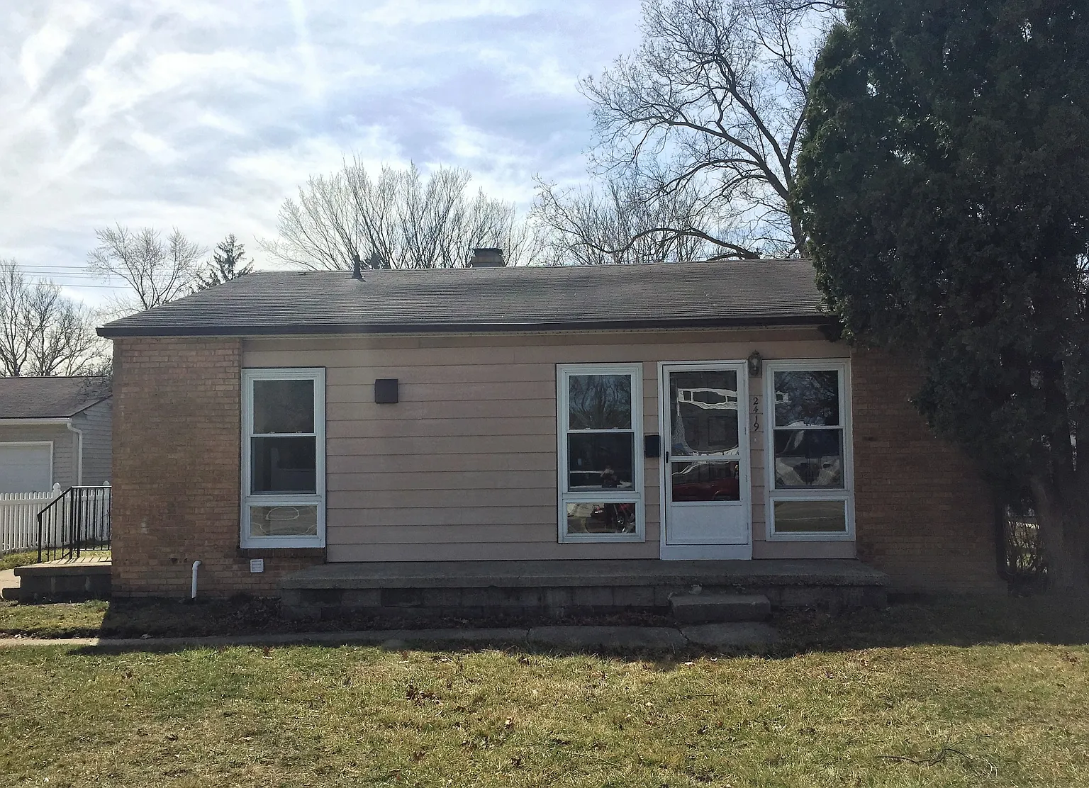 2419 Miller Ave photo 1