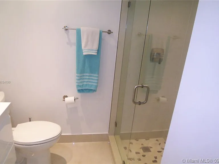 5161 Collins Ave #806 — Photo 17