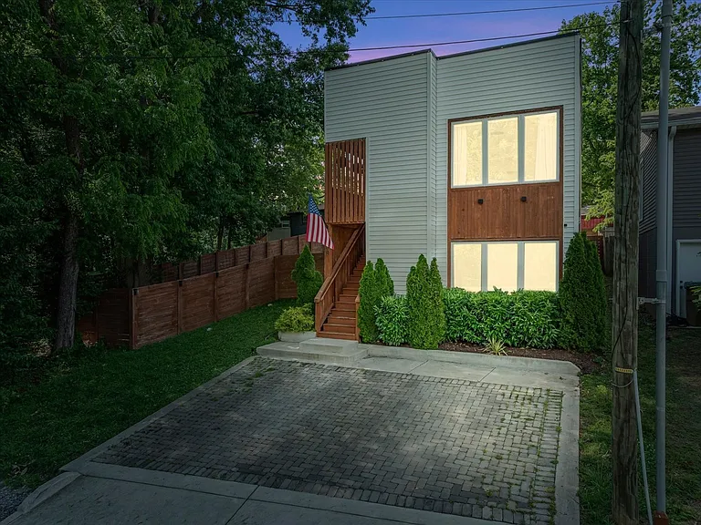 308 Sunliner Dr — Photo 38