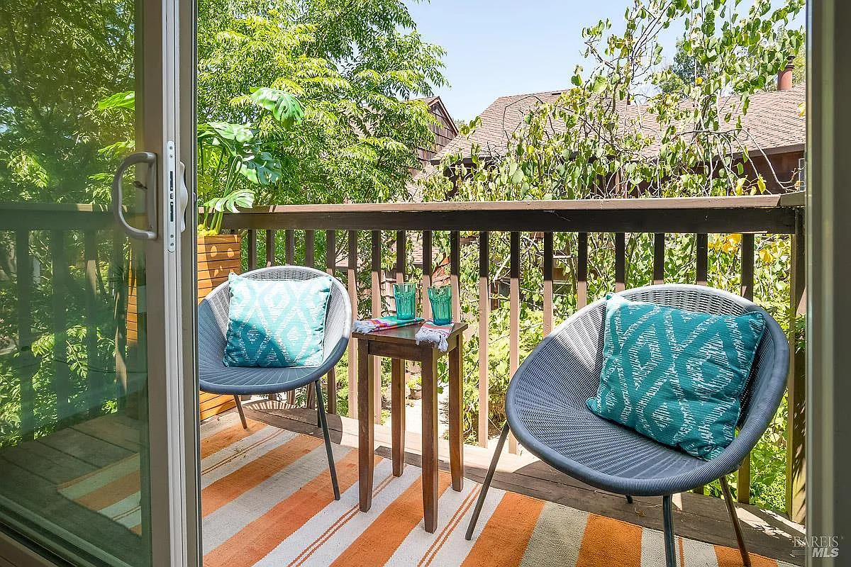 1484 Parkway Drive - Photo 10