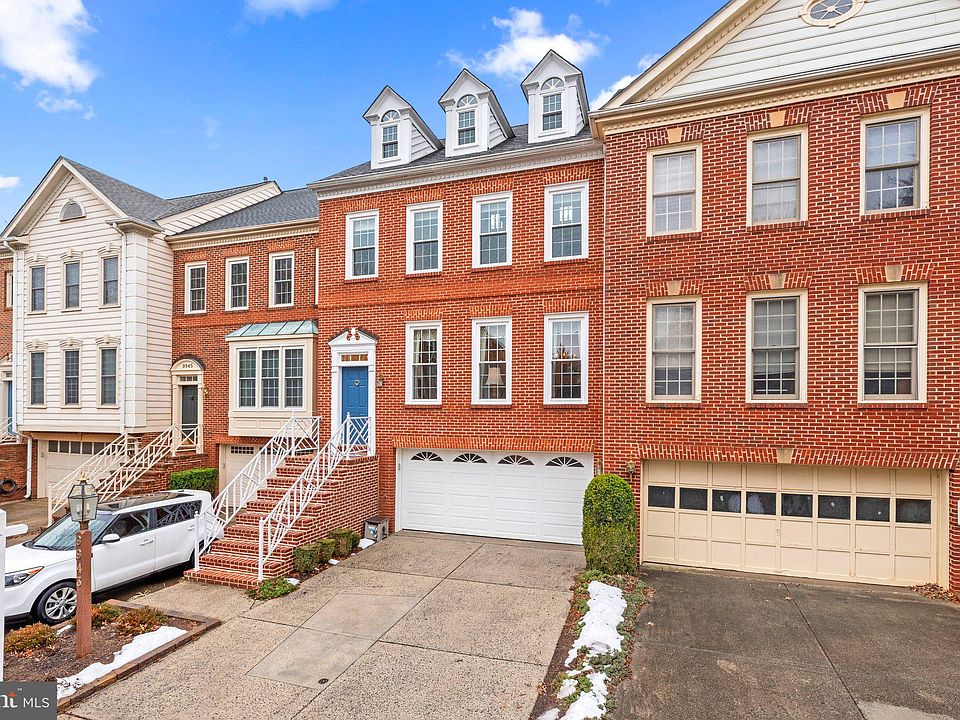 1st image of 9943 Foxborough Cir