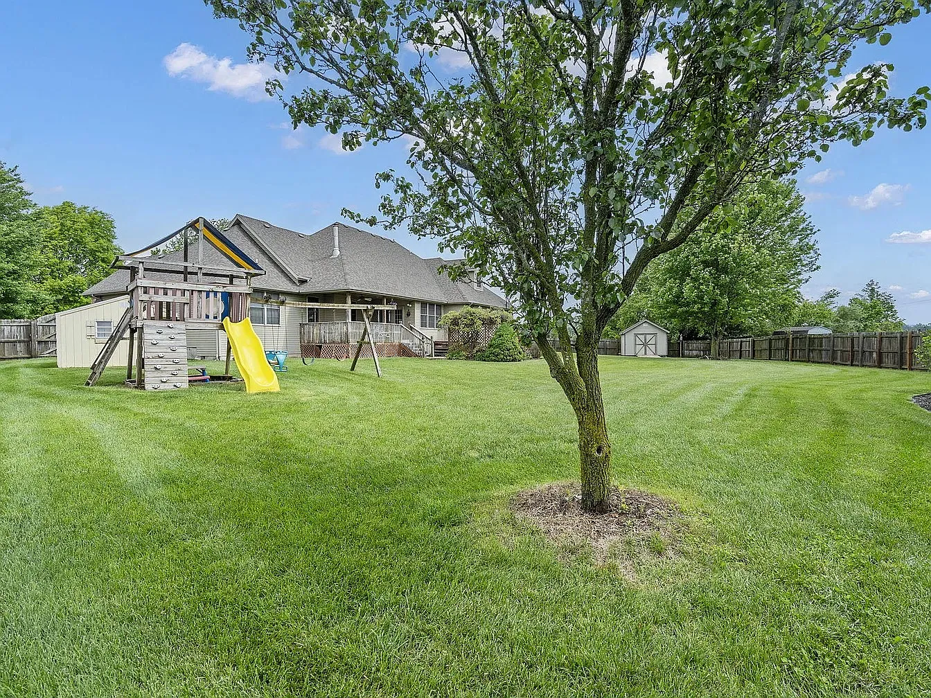 4 bed, 3114 sqft, $3,200 — Photo 3