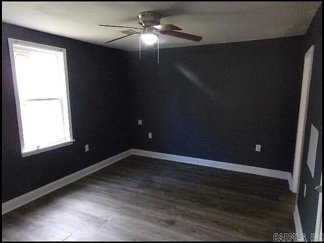 2323 S Spring St — Photo 5