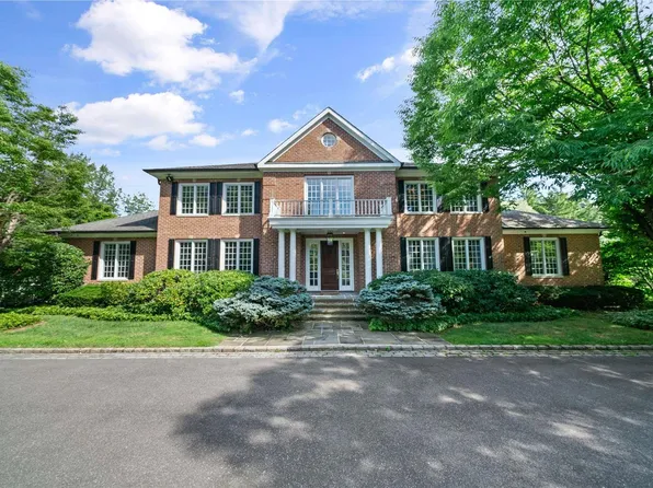 23 Evans Drive, Brookville, NY 11545