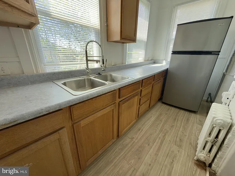 513 E 41st St — Photo 5