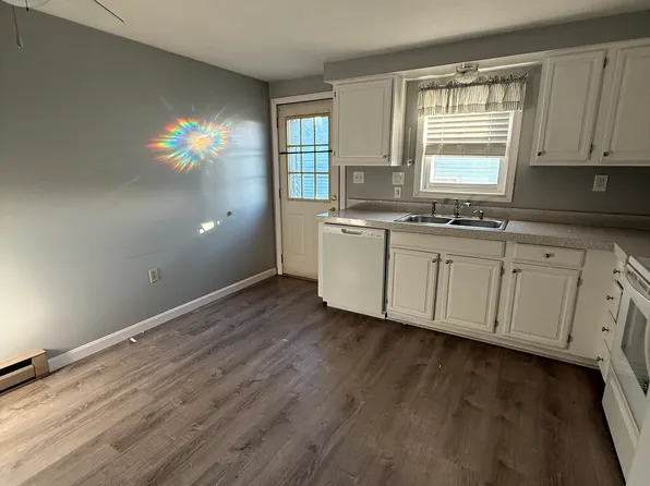 88 Almy St #2C, Fall River, MA 02720