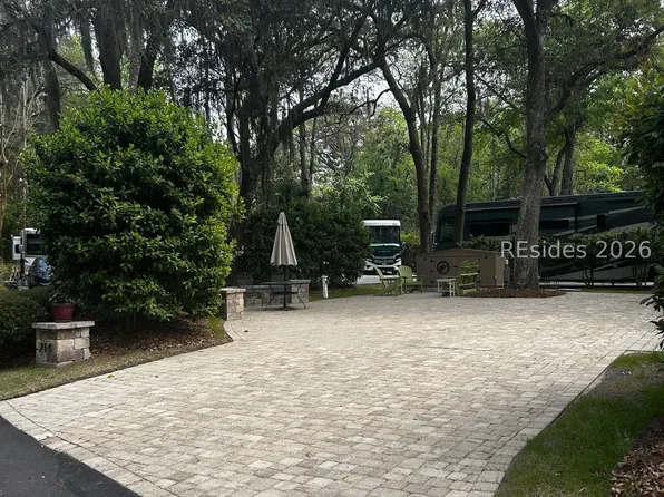 133 Arrow Rd #214, Hilton Head Island, SC 29928