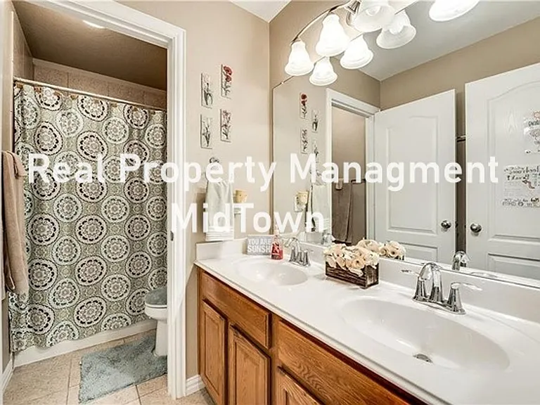 1105 Sunland Ct — Photo 13