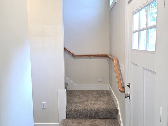 5th image of 14 Beaver Way #A