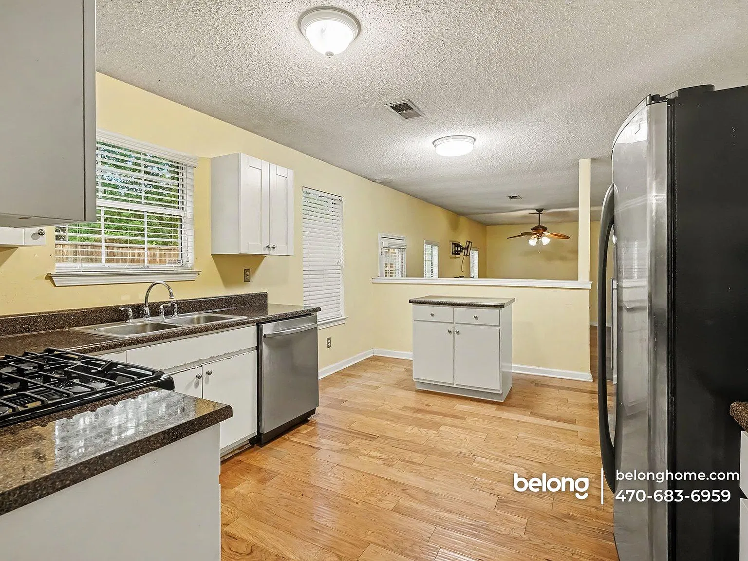 3 bed, 2.5 bath, 1988 sqft, $1,915 — Photo 4
