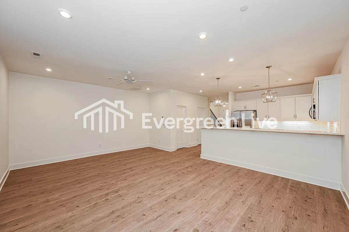 Building Photo - 168 Leggo Ave