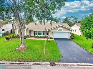 5608 NW 66th Ave, Coral Springs, FL 33067