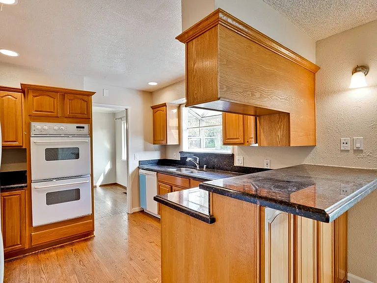 10534 Deodara Dr — Photo 4