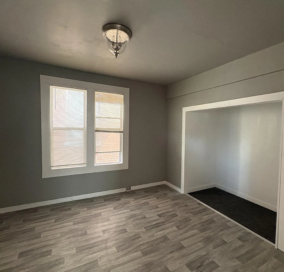 4 bed, 1.0 bath, 720 sqft, $1,650 — Photo 2